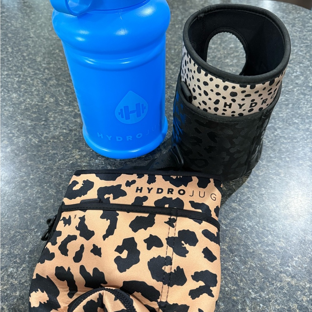 HydroJug Blue Bottle with Leopard Print Sleeve